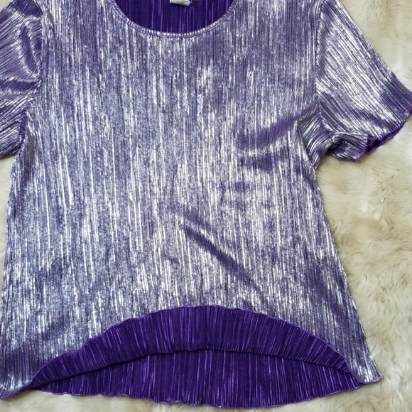 Women's Top - Picture 4 of 5